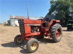 1981 International 786 2WD Tractor 