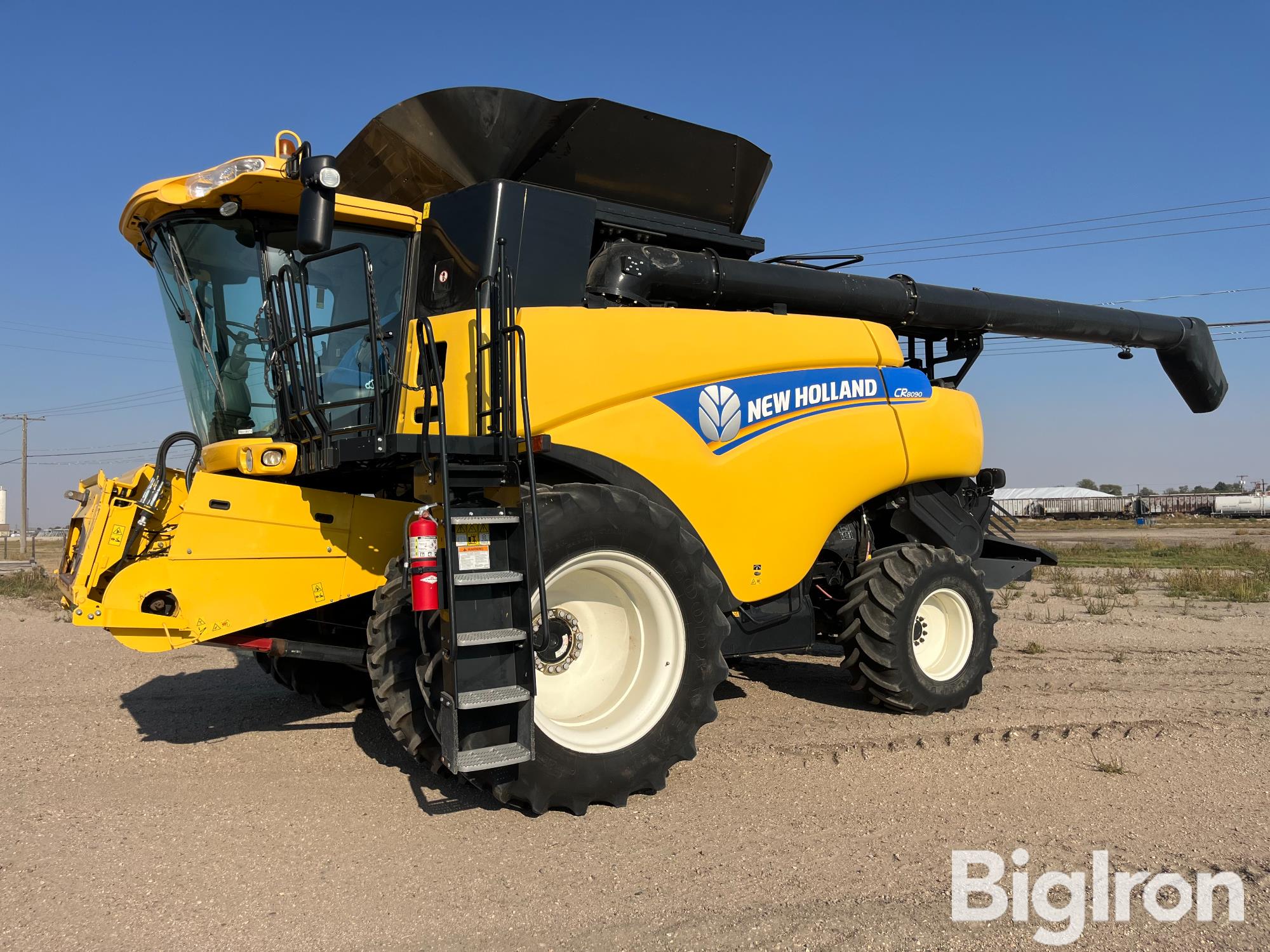 2014 New Holland CR8090 2WD Combine 