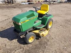 John Deere 320 Lawn Tractor/Mower 