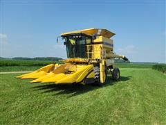 1995 New Holland TR87 Combine 