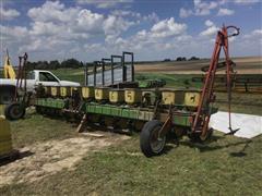 John Deere 12R22" Planter 