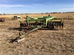 John Deere 340 Disk 