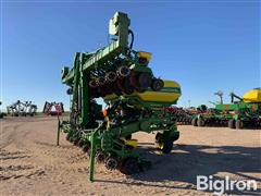 2014 John Deere 1725 MaxEmerge 5 16R30" Planter 