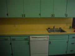 kitchen pic unit 8.jpg