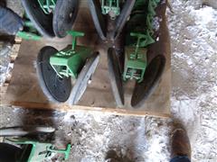 items/30eca776b7c6ed11a81c6045bd4cc723/johndeere1770xprearplanterclosingwheelsandbracketsqty8_1731f28c377747e69885d0f70b7cf91c.jpg