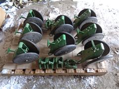 items/30eca776b7c6ed11a81c6045bd4cc723/johndeere1770xprearplanterclosingwheelsandbracketsqty8_8388352047c149f78c76814a37a6f344.jpg