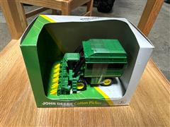 Ertl John Deere Cotton Picker 1/16th Scale Toy 