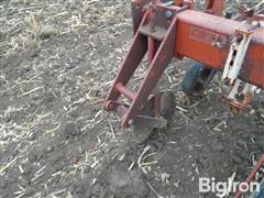 items/30f1ef9322bcef1195f6000d3a620d5e/international8row30rowcropcultivator_71d0c71a50b6420693a43736cae20c37.jpg