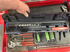 items/30f80db04e77ef11a4e6000d3a62e002/u.sgeneral64167largerollcabtoolboxwithtools_365e6d9a6f8140e0809855b4d6dc6947.jpg