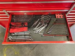 items/30f80db04e77ef11a4e6000d3a62e002/u.sgeneral64167largerollcabtoolboxwithtools_b23dd5dc2c8248ddb896f6b206bcbdc8.jpg