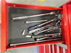 items/30f80db04e77ef11a4e6000d3a62e002/u.sgeneral64167largerollcabtoolboxwithtools_df53c7db255e4b08a663217a3c49884c.jpg