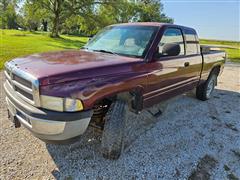 2000 Dodge RAM 1500 4x4 Extended Cab Pickup 