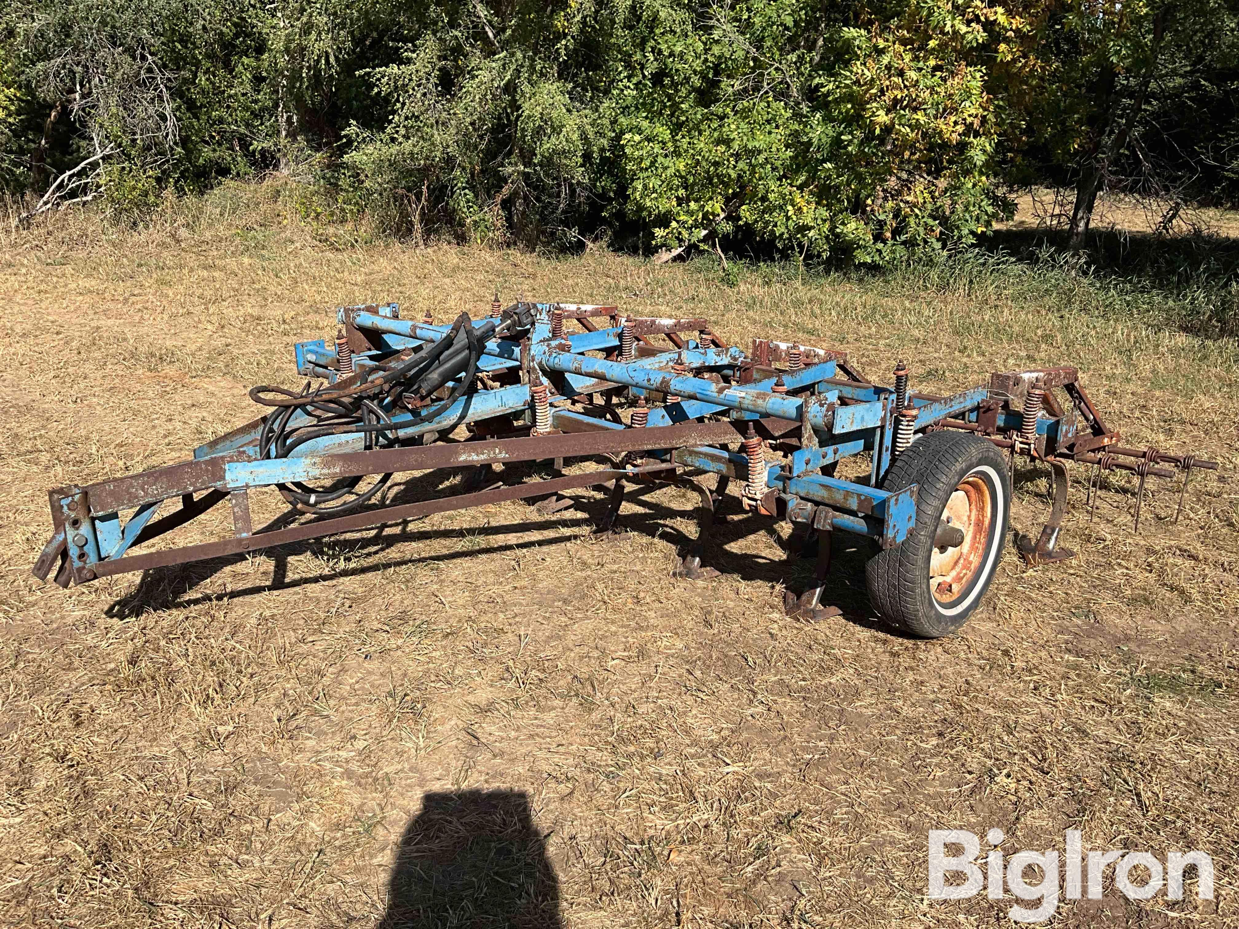 Ford 220 11’ Pull-Type Field Cultivator 