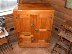 Oak Ice Box 