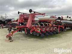 2009 White 8516CF Planter 