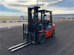 2005 Toyota 7FGU30 Forklift 