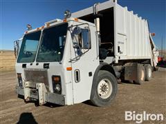 2000 Mack LE613 T/A Rear Load Garbage Truck 