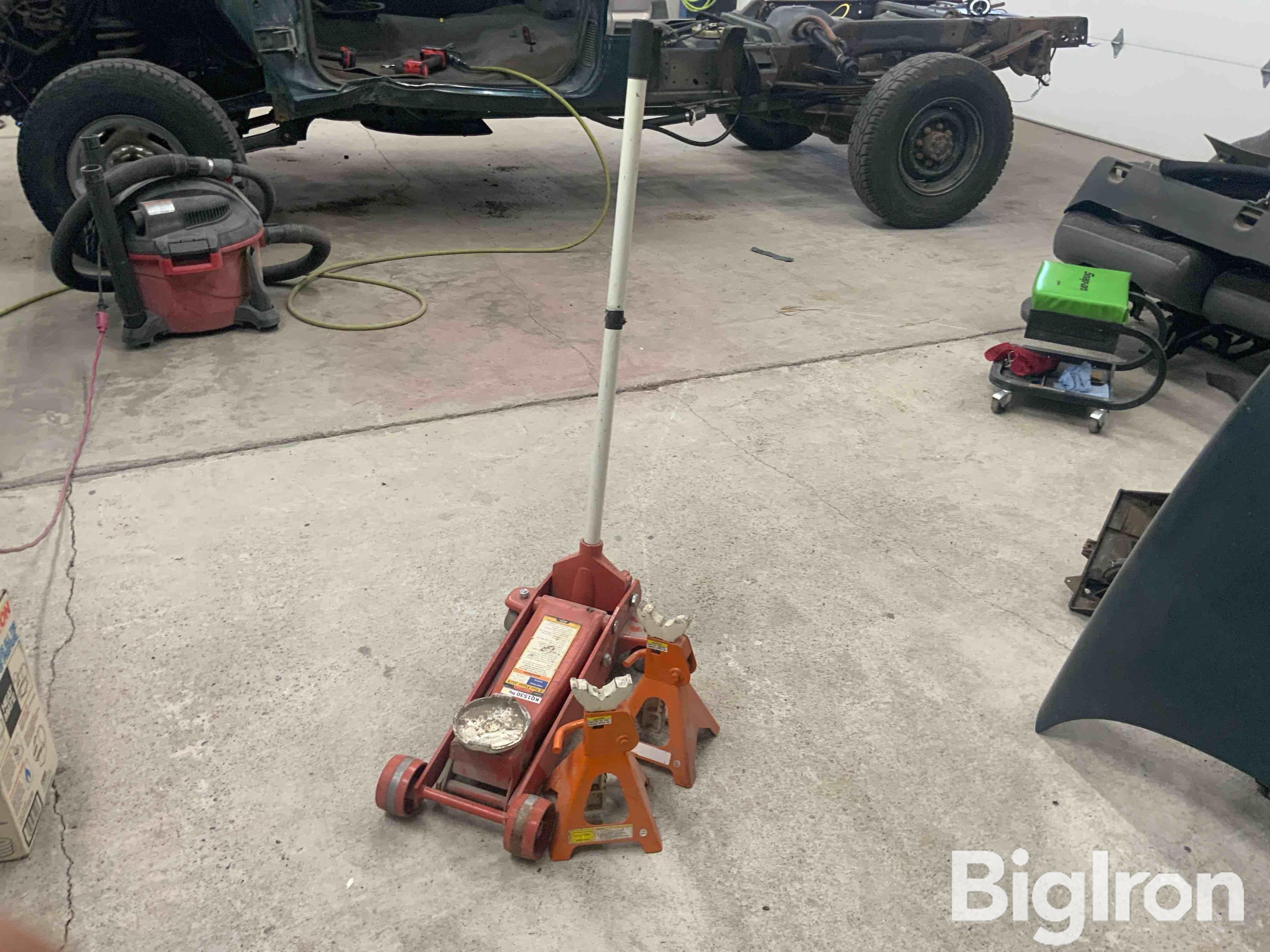 Central 3-Ton Floor Jack 