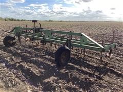 Cultivator W/Fertilizer Applicator 