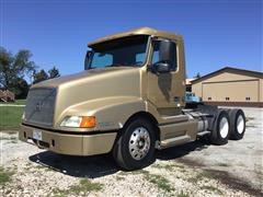 2002 Volvo VNL64T T/A Truck Tractor 