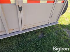 items/33077aaa413af011a2d97c1e52426054/2011-circle-d-6824gnst-t-a-gooseneck-trailer_2781f61aafd043cb8a410bbc3c0b746d.jpg