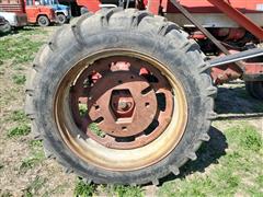 items/3332e172c9dfed11a81c00224890e11c/1961farmall5602wdtractorwfarmhandf11loader_87dc613738f341ddb860ff1062a9bfbc.jpg