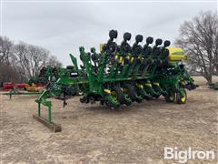 2015 John Deere 1795 MaxEmerge 5 16/32 Planter 