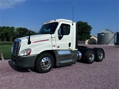 2017 Freightliner Cascadia 125 T/A Day Cab Truck Tractor 