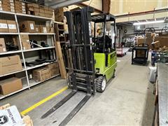 Clark 15E Forklift 