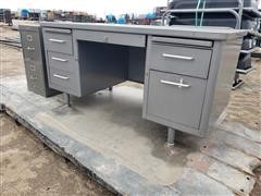 Steel Desk/2 Drawer Filing Cabinet 