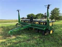 1992 John Deere 7200 MaxEmerge 2 Conservation 6R30 Planter 