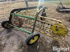 John Deere 670 Side Delivery Hay Rake 