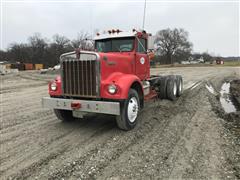 1977 Kenworth W900A T/A Truck Cab & Chassis 