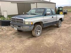 1995 Dodge RAM 1500 4x4 Extended Cab Pickup 