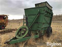 John Deere Hydraulic Dump Wagon 