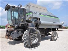 Gleaner R40 2WD Combine 