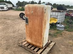 1952 International Harvester G-93-D Refrigerator 