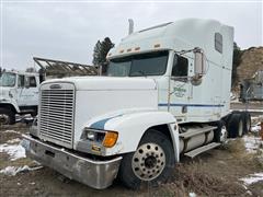 2000 Freightliner FLD120 Tri/A Tuck Tractor W/XL Sleeper FOR PARTS 