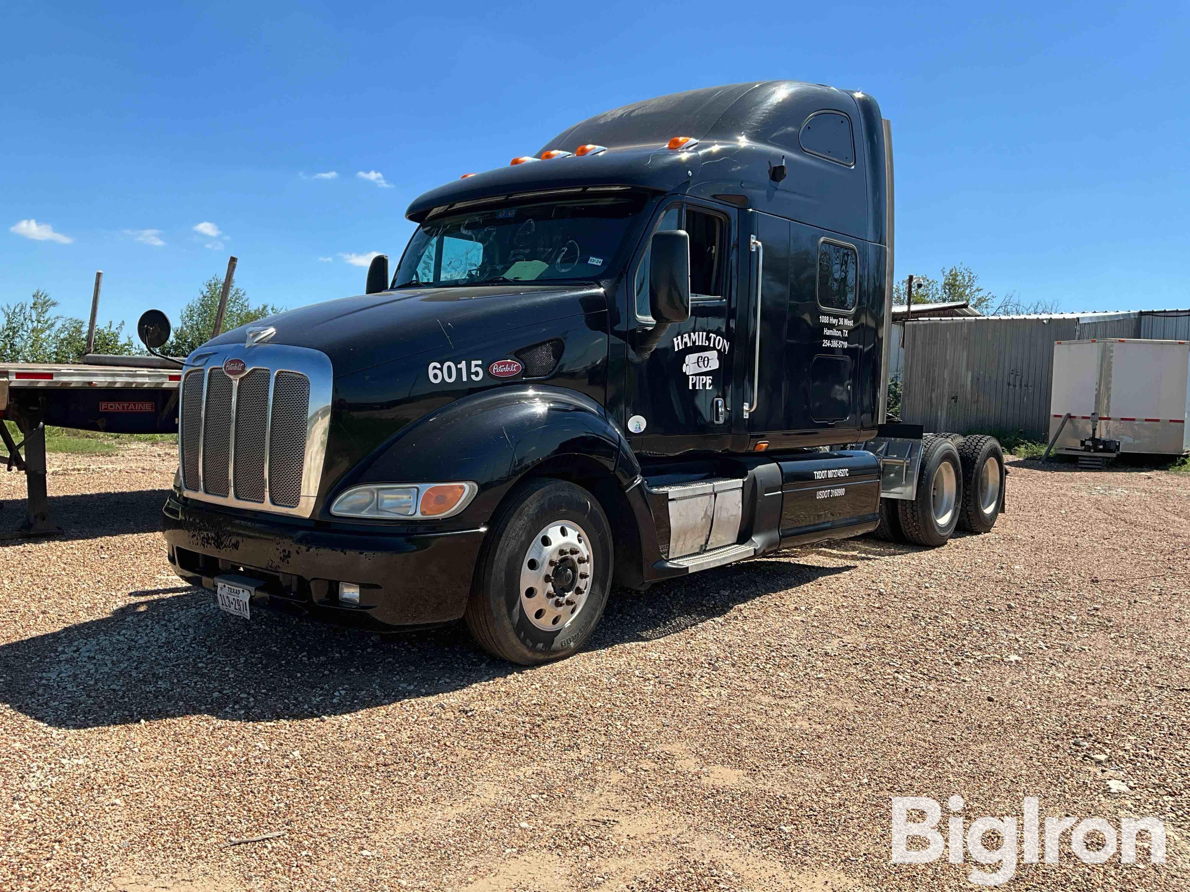 2011 Peterbilt 387 T/A Truck Tractor 