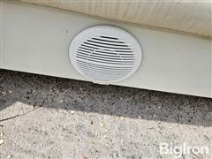 items/3775cc3d851b4ca99516b540433be30c/2005-bentley-200-cruise-pontoon-boat_2e5f1c8ff0bd4f8a9f4069bfd4eb0b46.jpg