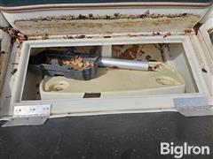 items/3775cc3d851b4ca99516b540433be30c/2005-bentley-200-cruise-pontoon-boat_86a5bbb6056c4d6790d2bc9246bd1679.jpg