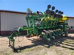 2010 John Deere 1790 CCS 16/31 Planter 