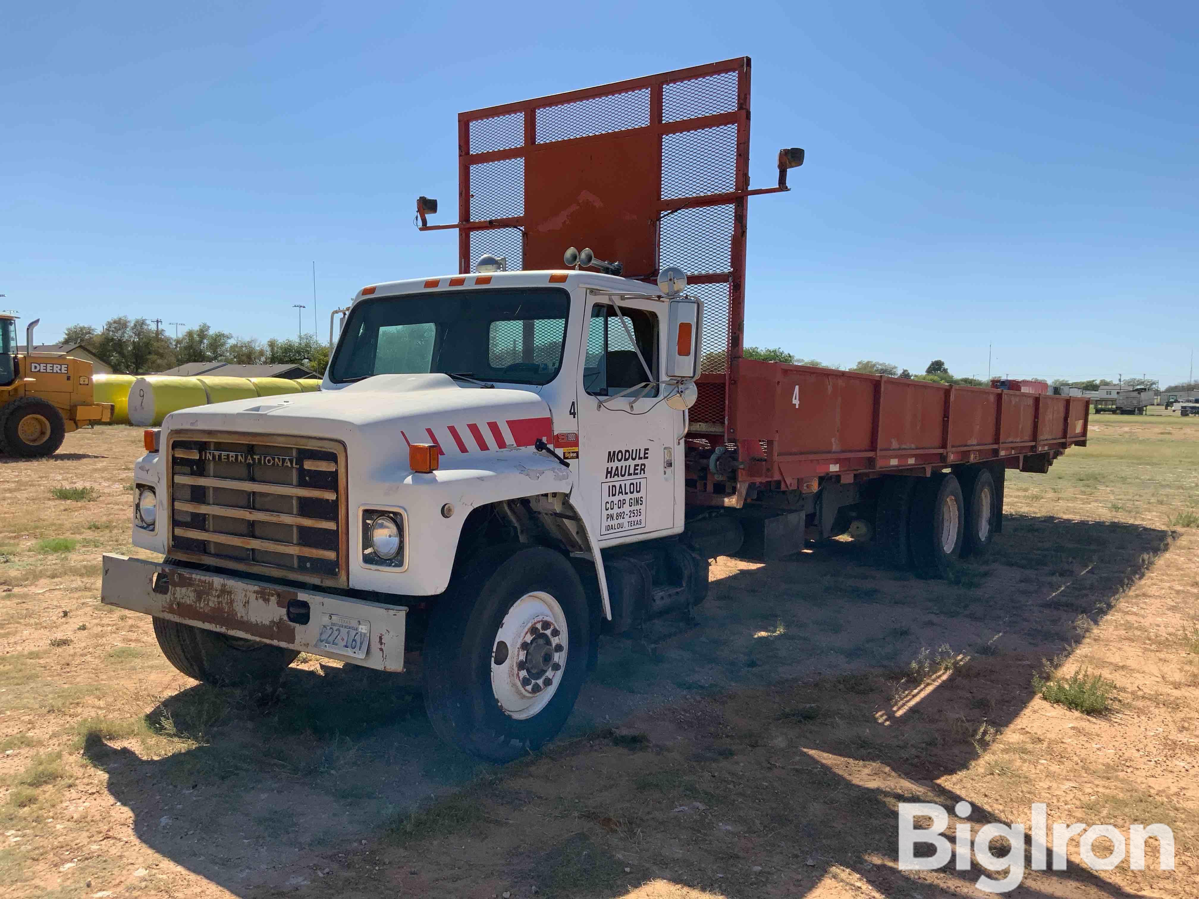 1985 International F1954 T/A Cotton Module Truck 