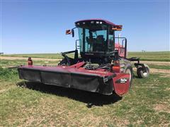 2011 MacDon M205 Self-Propelled Windrower 