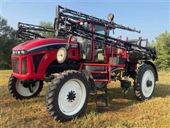 2013 Apache AS720 Self-Propelled Sprayer 