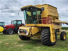 1990 New Holland TR96 2WD Combine 