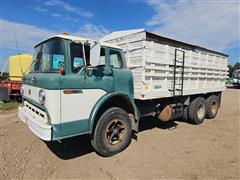 1973 Ford C700 T/A Grain Truck 