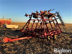 International 4600 Vibra-Shank Field Cultivator 