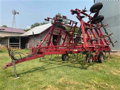 Case IH 4800 Vibra Shank 28.5' Field Cultivator 