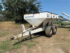 1990 Willmar S600 T/A Pull-Type Dry Fertilizer Spreader 